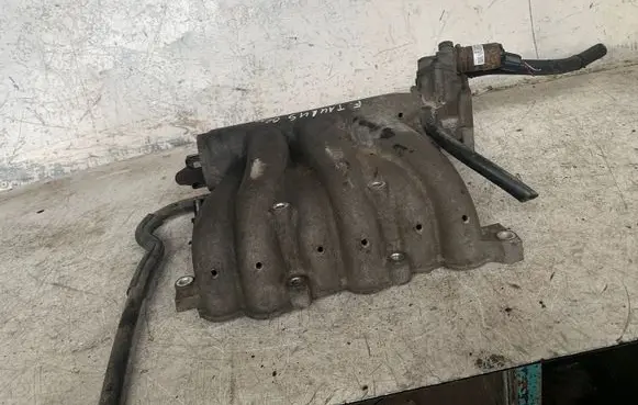 Ford Taurus Intake manifold
