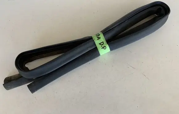 Audi Q5 SQ5 Front door rubber seal 80A833178