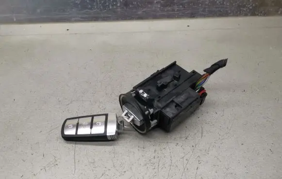 Volkswagen PASSAT CC Ignition lock 3C0905843AD