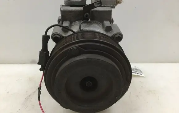 KIA Sorento Air conditioning (A/C) compressor (pump) 977013E350