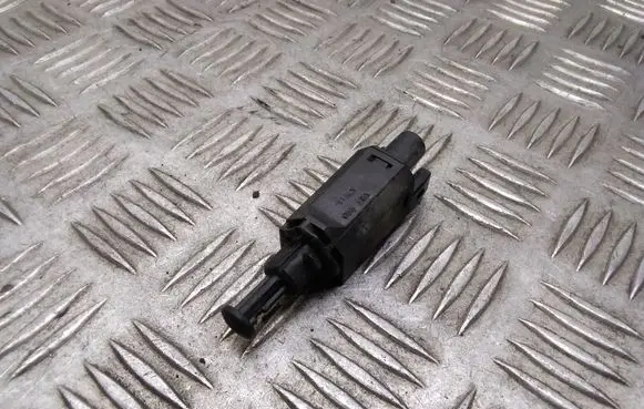 Volkswagen Transporter - Caravelle T4 Brake pedal sensor switch