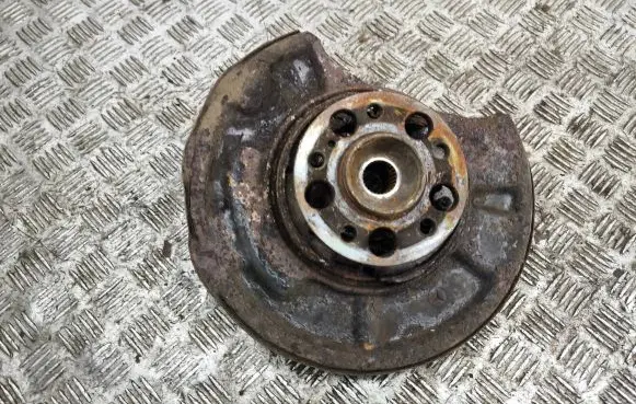 Mercedes-Benz E W211 Rear wheel hub