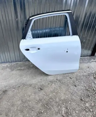 KIA Ceed Rear door