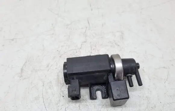 BMW 5 E60 E61 Turbo solenoid valve 2247906