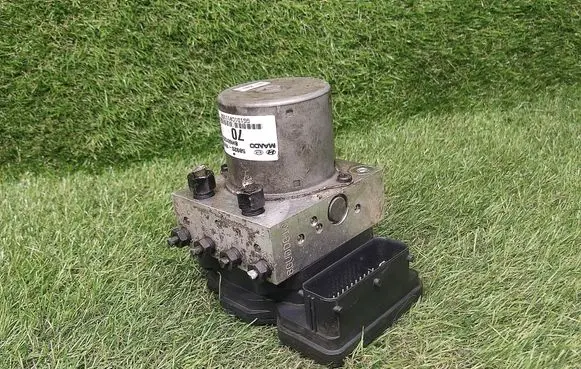 KIA Rio ABS Pump 589201W700