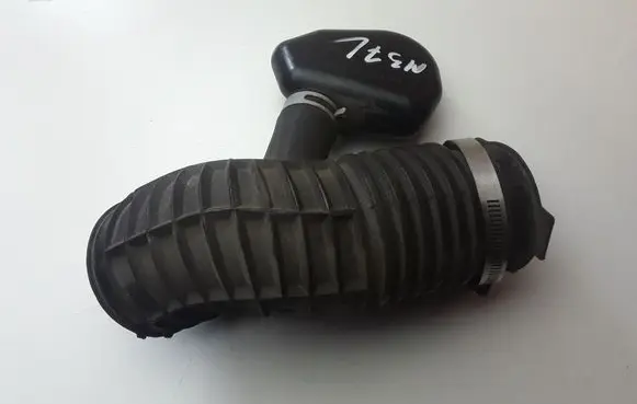 Infiniti M Y51 Air intake duct part 165761MA0B