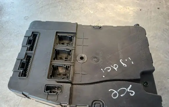 Renault Scenic II - Grand scenic II Comfort/convenience module 8200306434