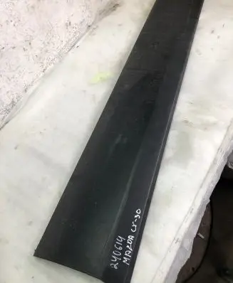 Mazda CX-30 Front door trim (molding) Dfr551rb1