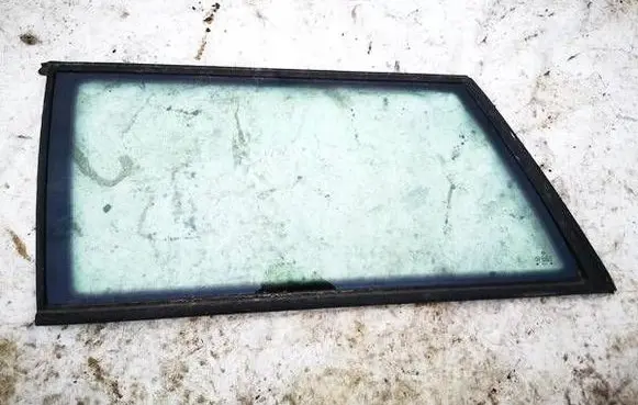 Volkswagen PASSAT B5 Rear side window as2