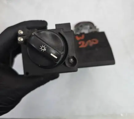Mercedes-Benz E W210 Light switch 2105450504