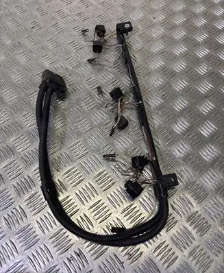 BMW 5 F10 F11 Fuel injector wires 7589639 58650910