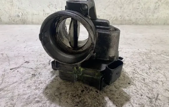 Volkswagen Touran I Throttle valve 03G128063C
