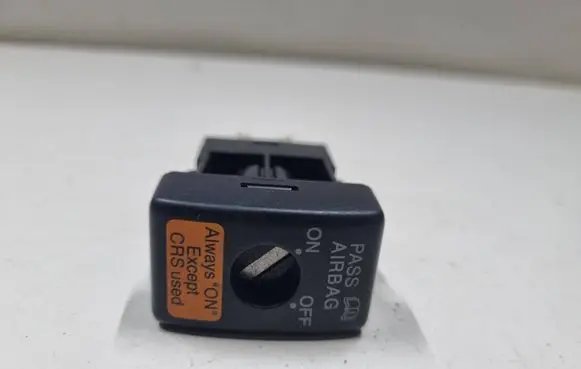 Ford C-MAX I Passenger airbag on/off switch 7F19