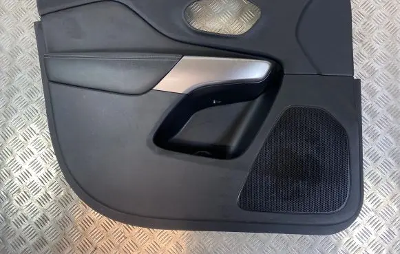 Jeep Cherokee Front door card panel trim