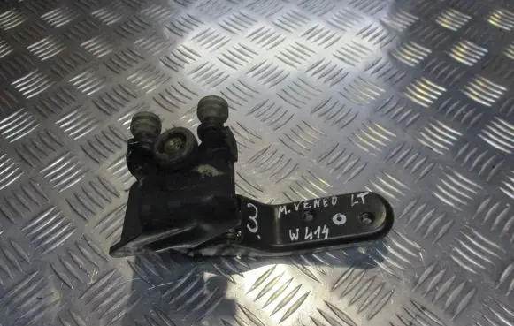 Mercedes-Benz Vaneo W414 Rear door lower hinge