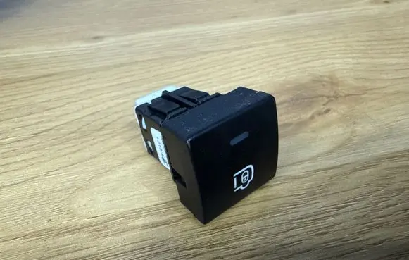 Peugeot Partner Central locking switch button 96583098XT