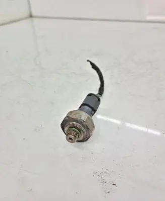 BMW 5 E39 Air conditioning (A/C) pressure sensor 64538370623 8370623