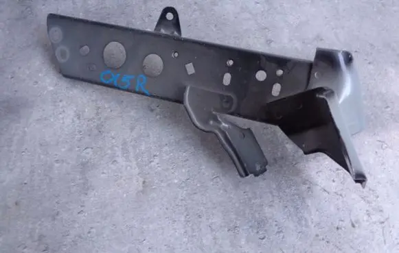 Mazda CX-5 II Fender mounting bracket