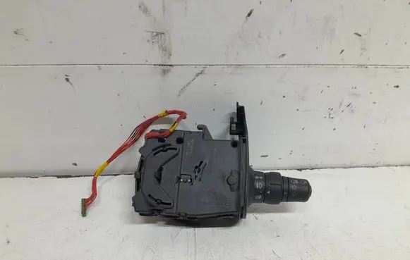 Renault Clio III Light switch 88102002