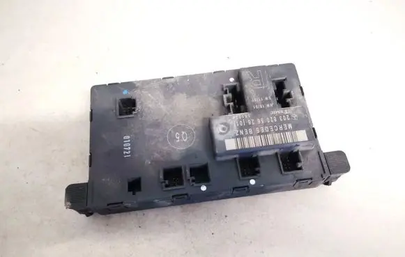 Mercedes-Benz C W203 Door control unit/module 2038205626