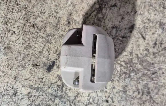 Renault Megane II Sun visor clip/hook/bracket 8200262288