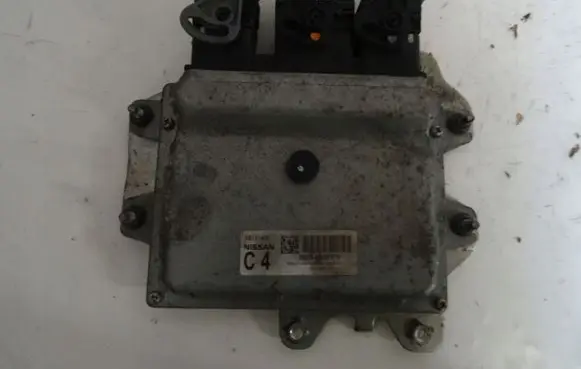Nissan Qashqai Engine control unit/module MEC93620D19715