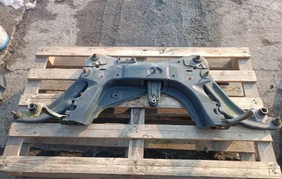 Nissan Note (E11) Front subframe D08G X11E 045B