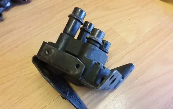 Ford Escort High voltage ignition coil 968F12024CA