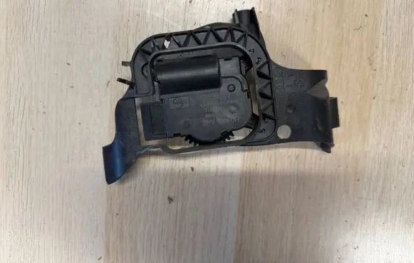 Audi A1 Air flap motor/actuator 6Q1819379C