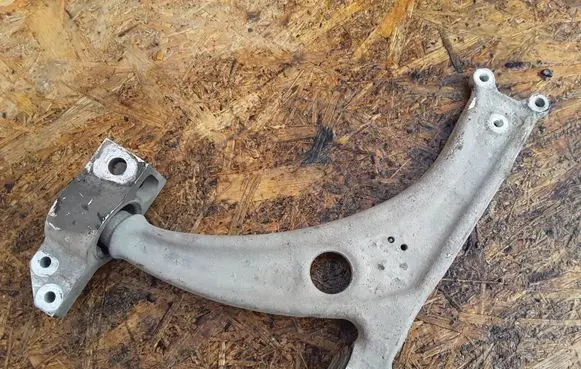 Volkswagen PASSAT B6 Front lower control arm/wishbone 3C0407153B