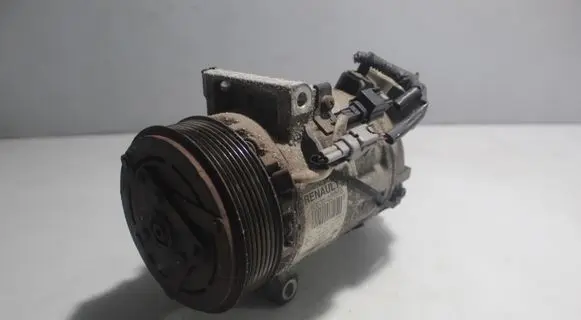 Renault Clio IV Air conditioning (A/C) compressor (pump)