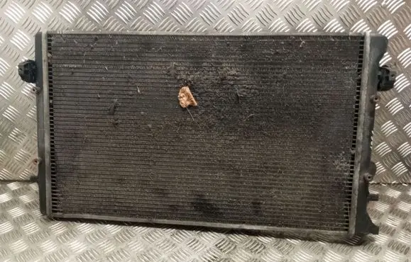 Volkswagen Bora Coolant radiator 1J0121253AD
