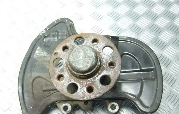 Mercedes-Benz E C207 W207 Front wheel hub 2044202544
