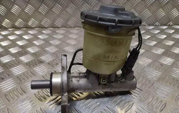 Honda Civic Master brake cylinder 31933