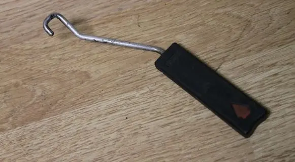 Volkswagen Sharan Engine bonnet (hood) release handle