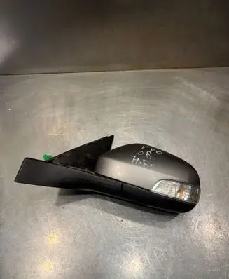 Volvo V70 Front door electric wing mirror 31297582