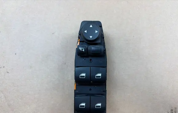 BMW 5 F10 F11 Electric window control switch 923823901
