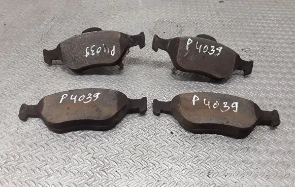 Toyota Yaris Brake pads (front) 