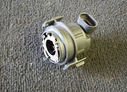 Headlight/headlamp dust cover