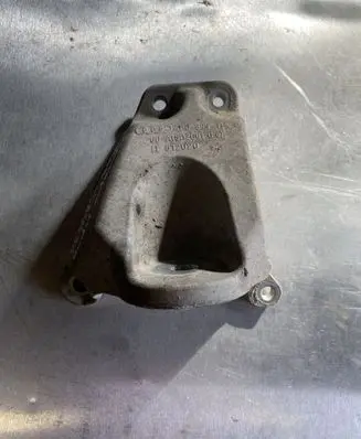 Audi A6 S6 C6 4F Gearbox mounting bracket