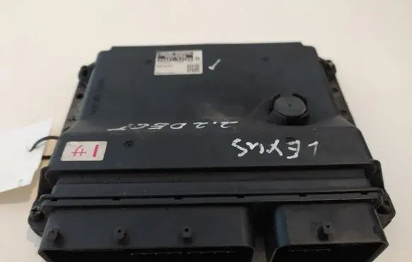 Lexus IS 220D-250-350 Engine control unit/module 8966153700 1758007704