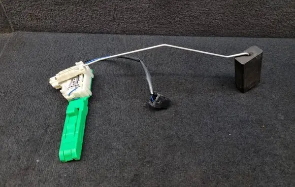 Audi A6 S6 C5 4B Fuel level sensor 4B0919673BB