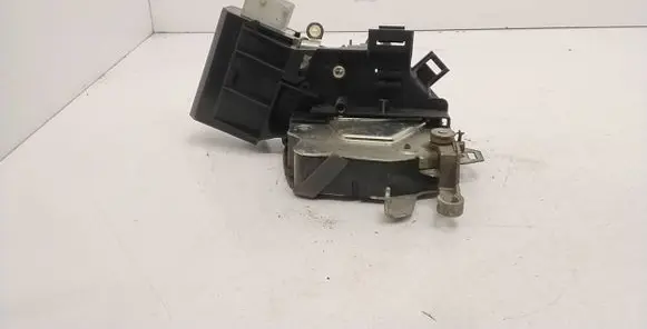 BMW 5 E39 Front door lock 8352165 6711 40620751