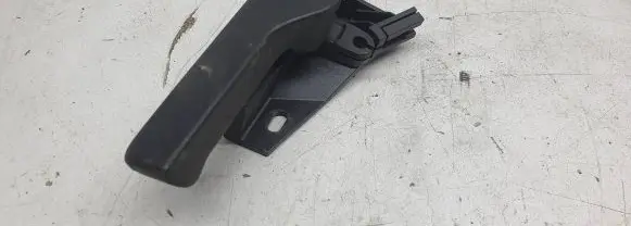 Volkswagen PASSAT B6 Engine bonnet (hood) release handle 1K1823633