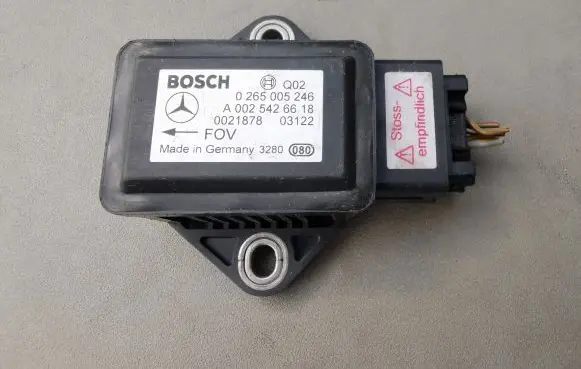 Mercedes-Benz E W211 ESP acceleration yaw rate sensor A0025426618 0265005246 0021878