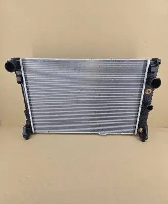 Mercedes-Benz C AMG W204 Coolant radiator