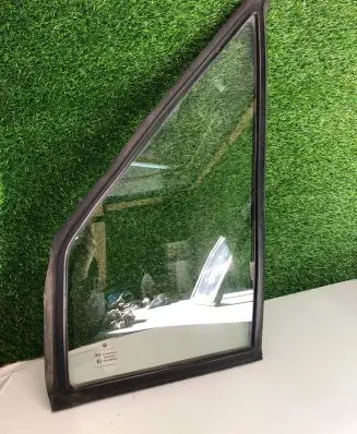 Volkswagen II LT Front door window glass four-door 43R000042