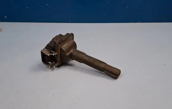 Audi A4 S4 B5 8D High voltage ignition coil 059905105 0040100013