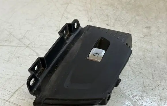 BMW X3 G01 Electric window control switch 9299457