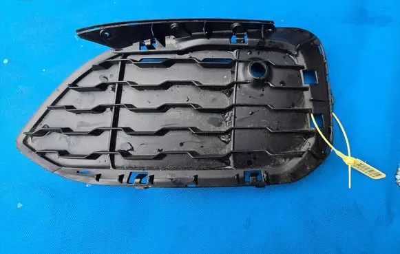 BMW 1 F20 F21 Front bumper lower grill 8060297